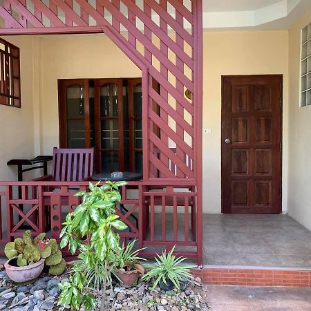 Rattana Guesthouse & Bungalow Bãi biển Chaweng Ngoại thất bức ảnh