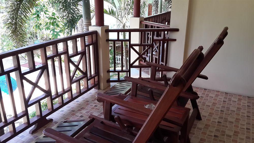 Rattana Guesthouse & Bungalow Bãi biển Chaweng Ngoại thất bức ảnh