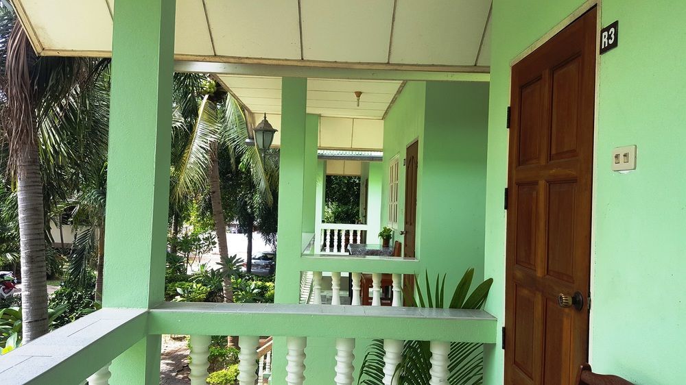 Rattana Guesthouse & Bungalow Bãi biển Chaweng Ngoại thất bức ảnh
