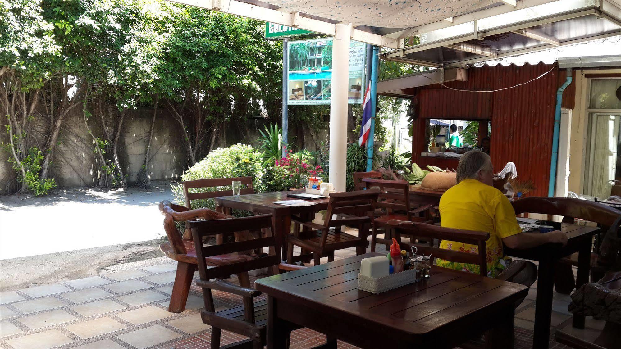 Rattana Guesthouse & Bungalow Bãi biển Chaweng Ngoại thất bức ảnh