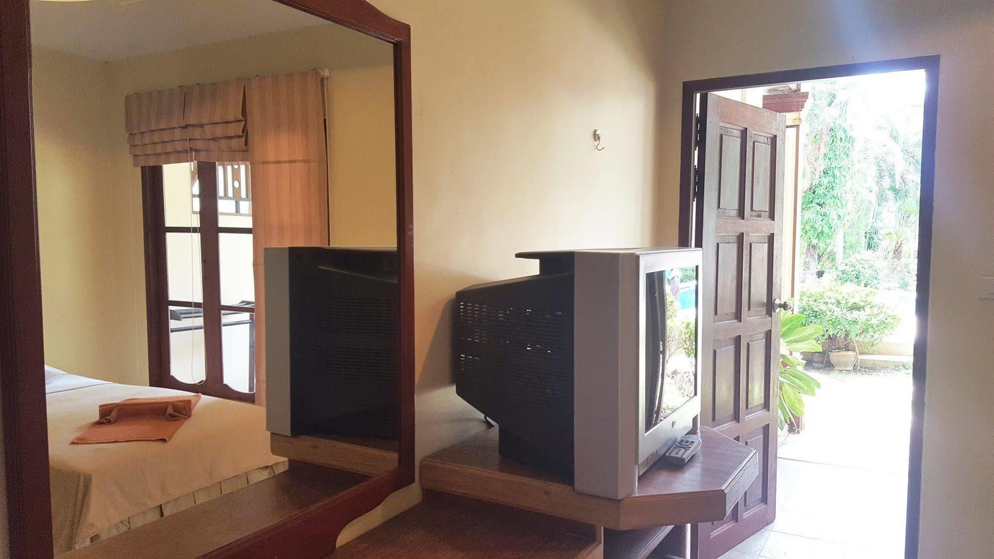 Rattana Guesthouse & Bungalow Bãi biển Chaweng Ngoại thất bức ảnh