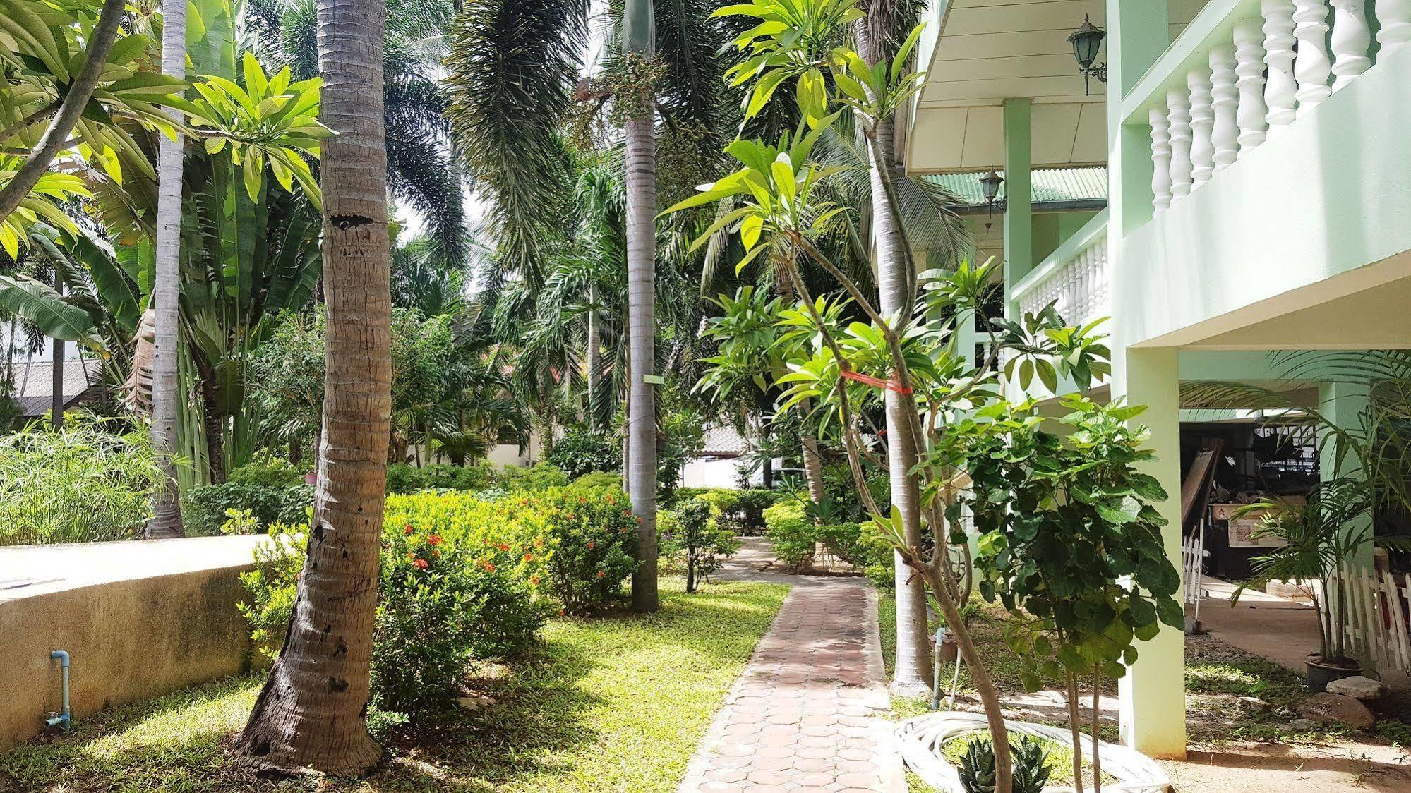 Rattana Guesthouse & Bungalow Bãi biển Chaweng Ngoại thất bức ảnh