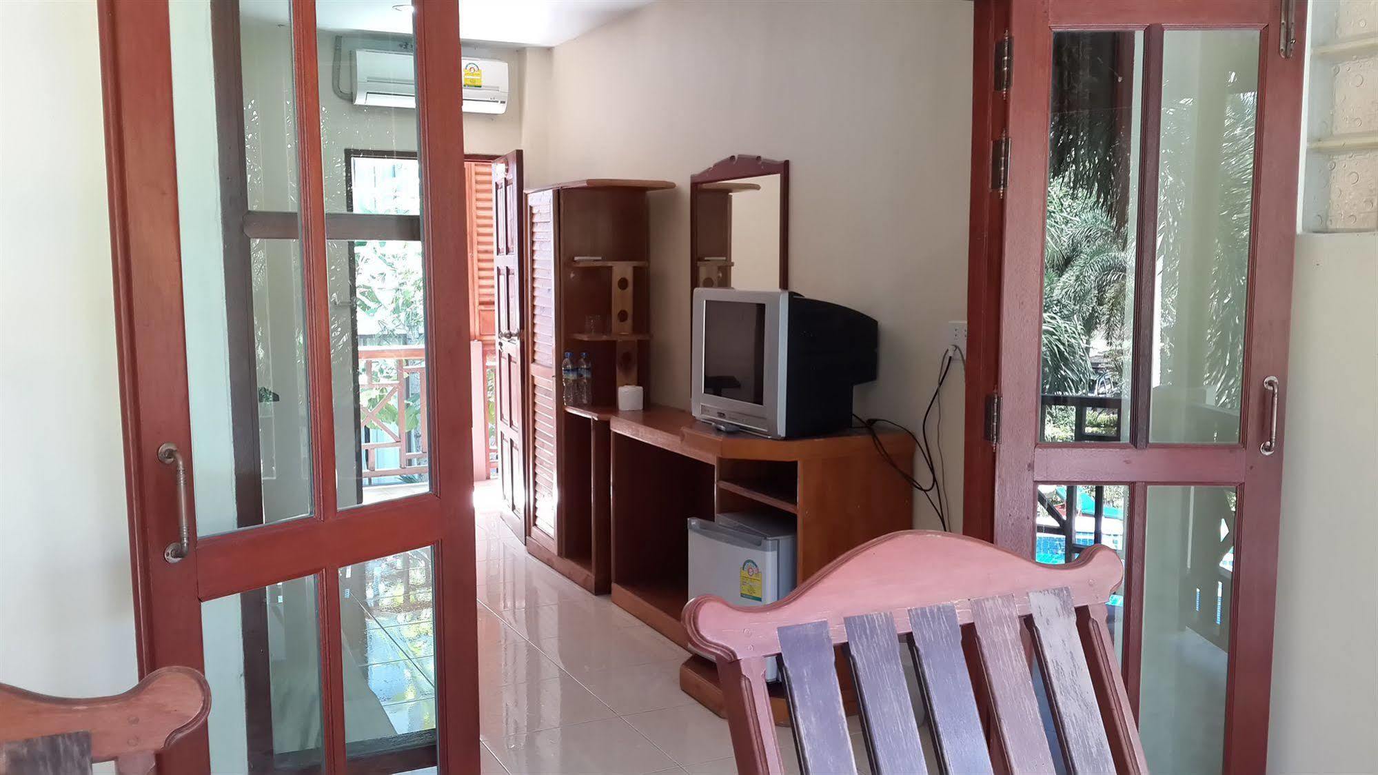 Rattana Guesthouse & Bungalow Bãi biển Chaweng Ngoại thất bức ảnh