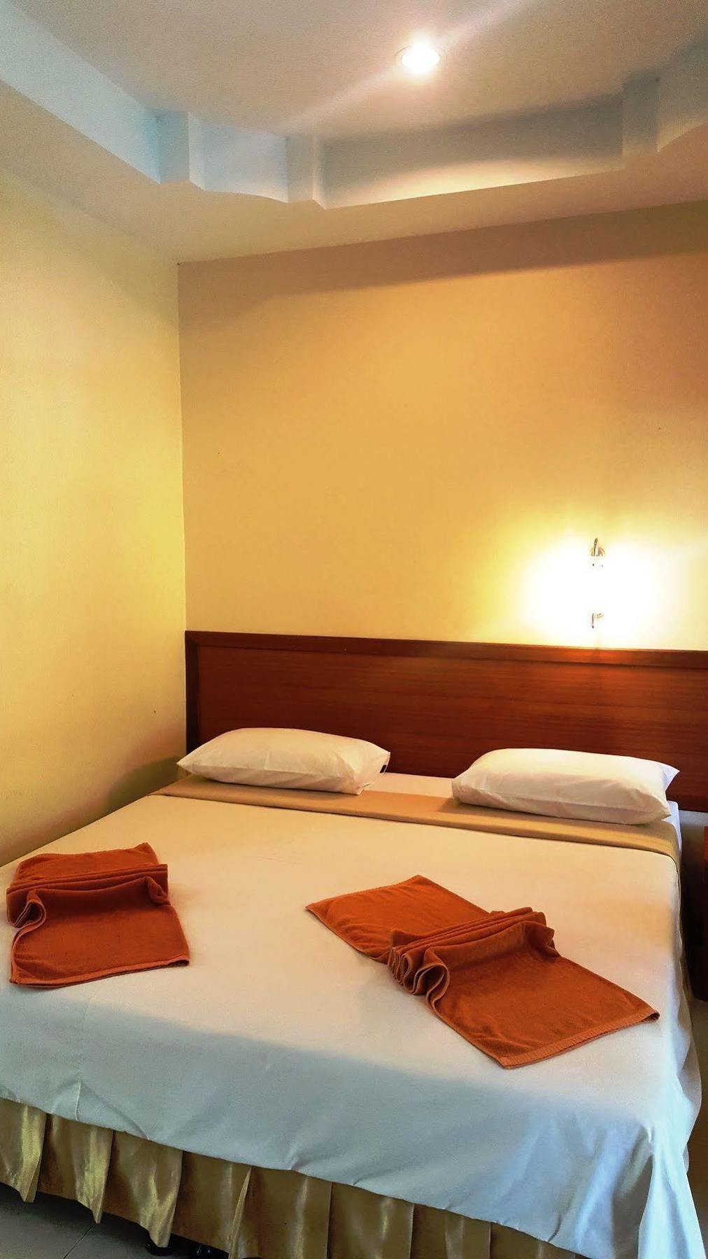 Rattana Guesthouse & Bungalow Bãi biển Chaweng Ngoại thất bức ảnh