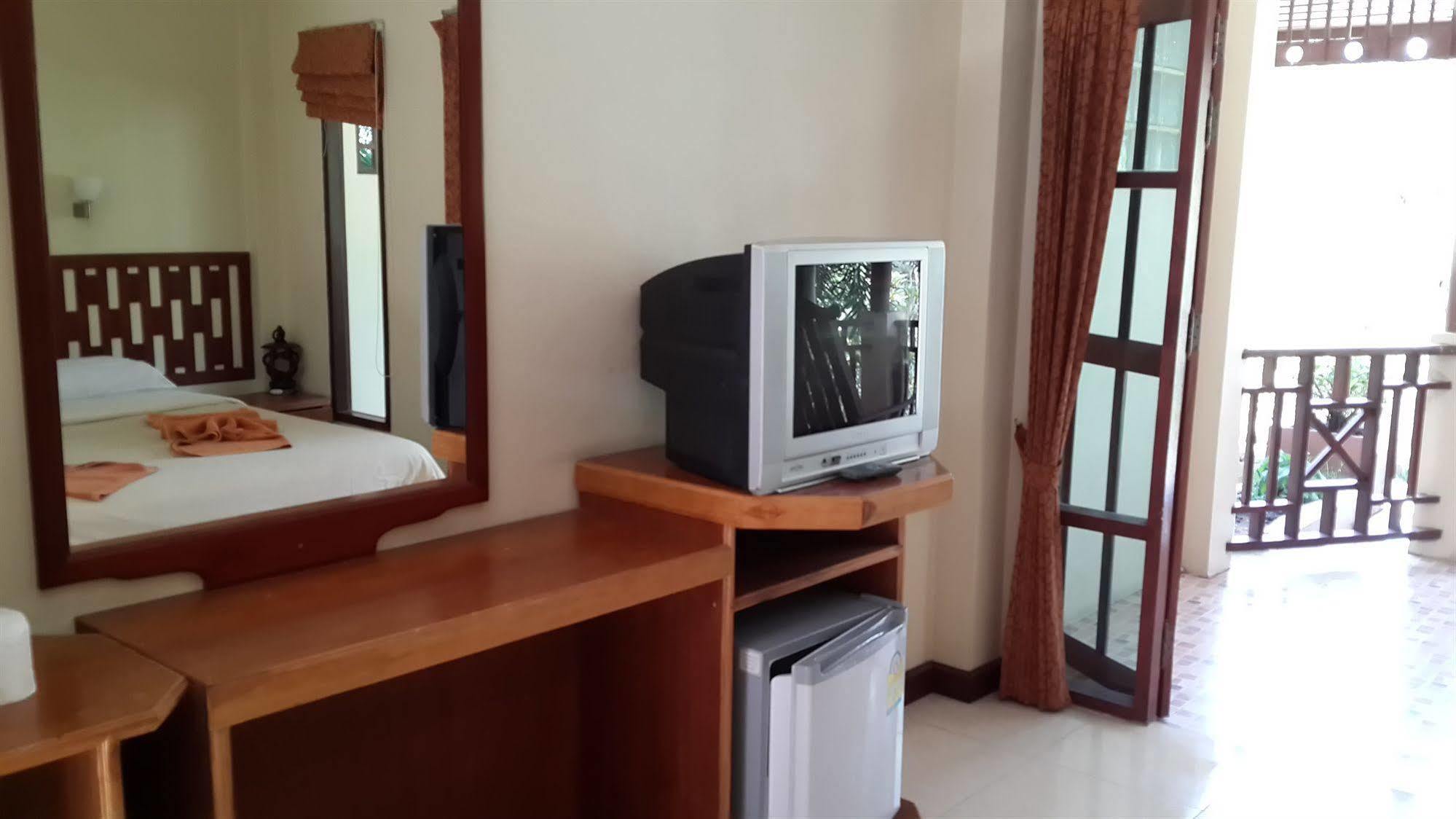 Rattana Guesthouse & Bungalow Bãi biển Chaweng Ngoại thất bức ảnh