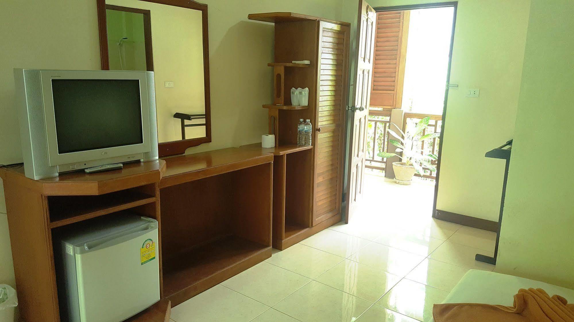 Rattana Guesthouse & Bungalow Bãi biển Chaweng Ngoại thất bức ảnh